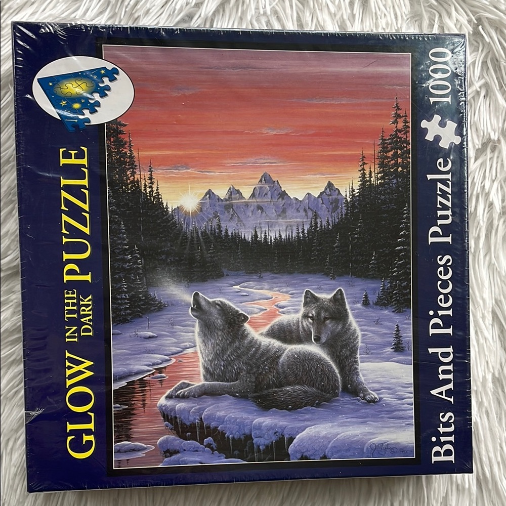 Glow in the Dark Wolf Puzzle
